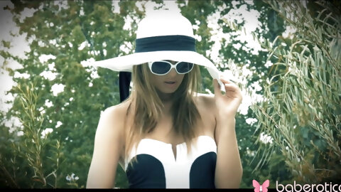 Solo Blonde Jillian Janson Is...